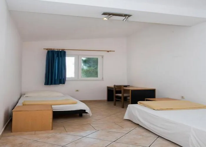 In Near Gaj * Brodarica (Sibenik-Knin)